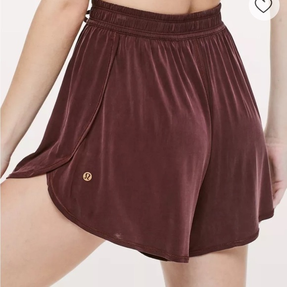 Lululemon Principal Dancer Shorts - Picture 2 of 10